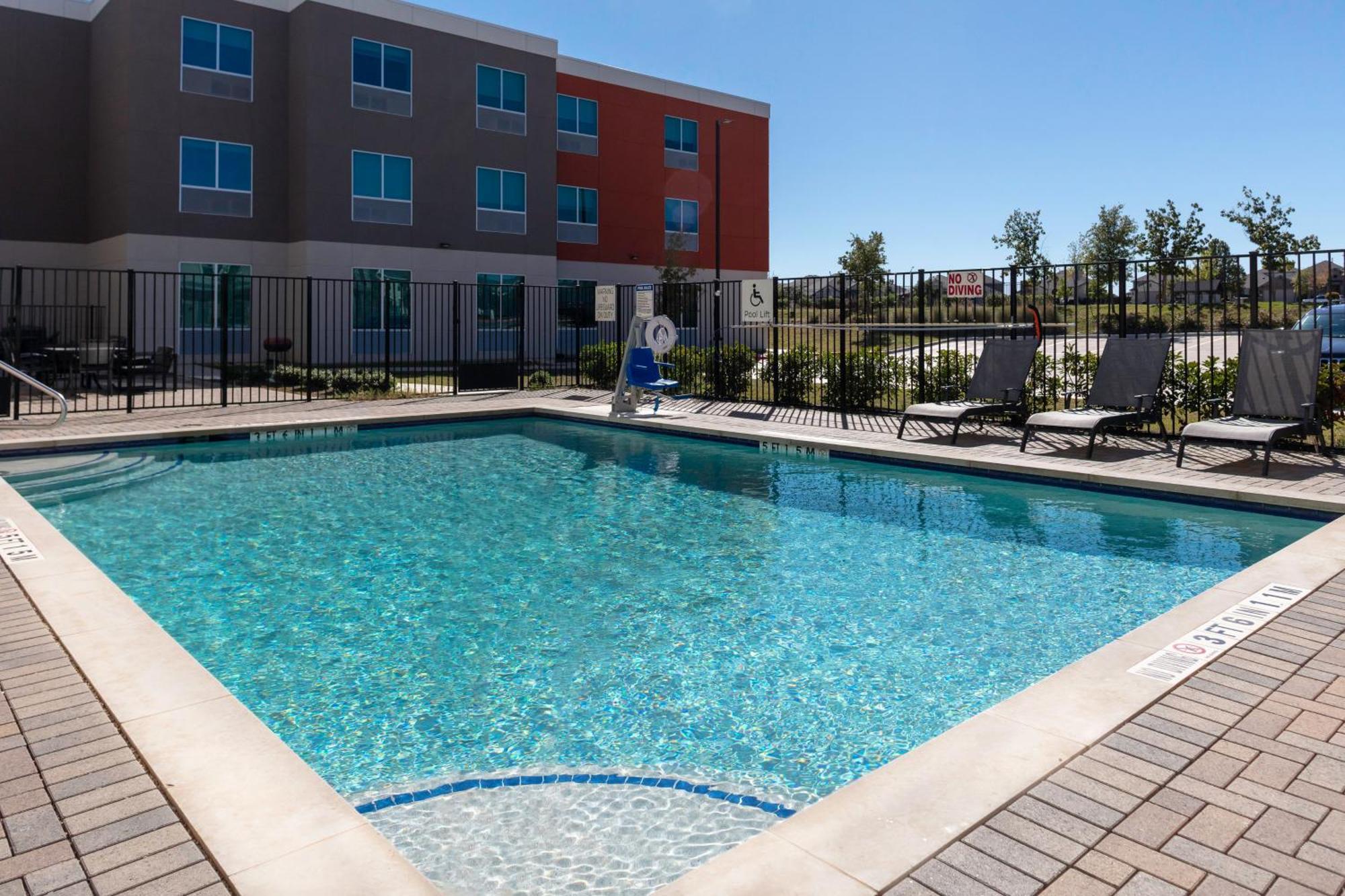 Holiday Inn Express & Suites Leander By Ihg Esterno foto